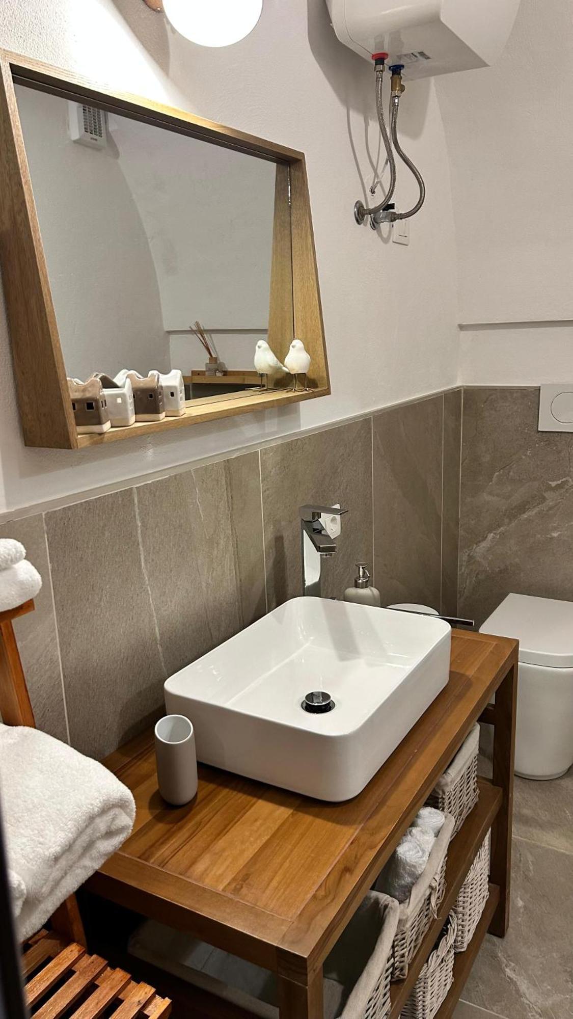 Apollonia Apartment